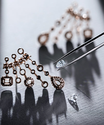 Trilogie Radiance Iconic pendant in white gold – Sartoro Genève